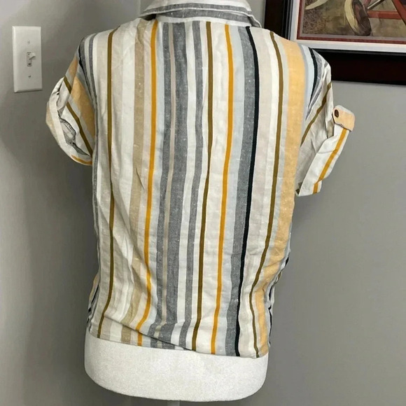 Love Notes Cropped Tie Front Button Down Shirt Size Small - Picture 3 of 4